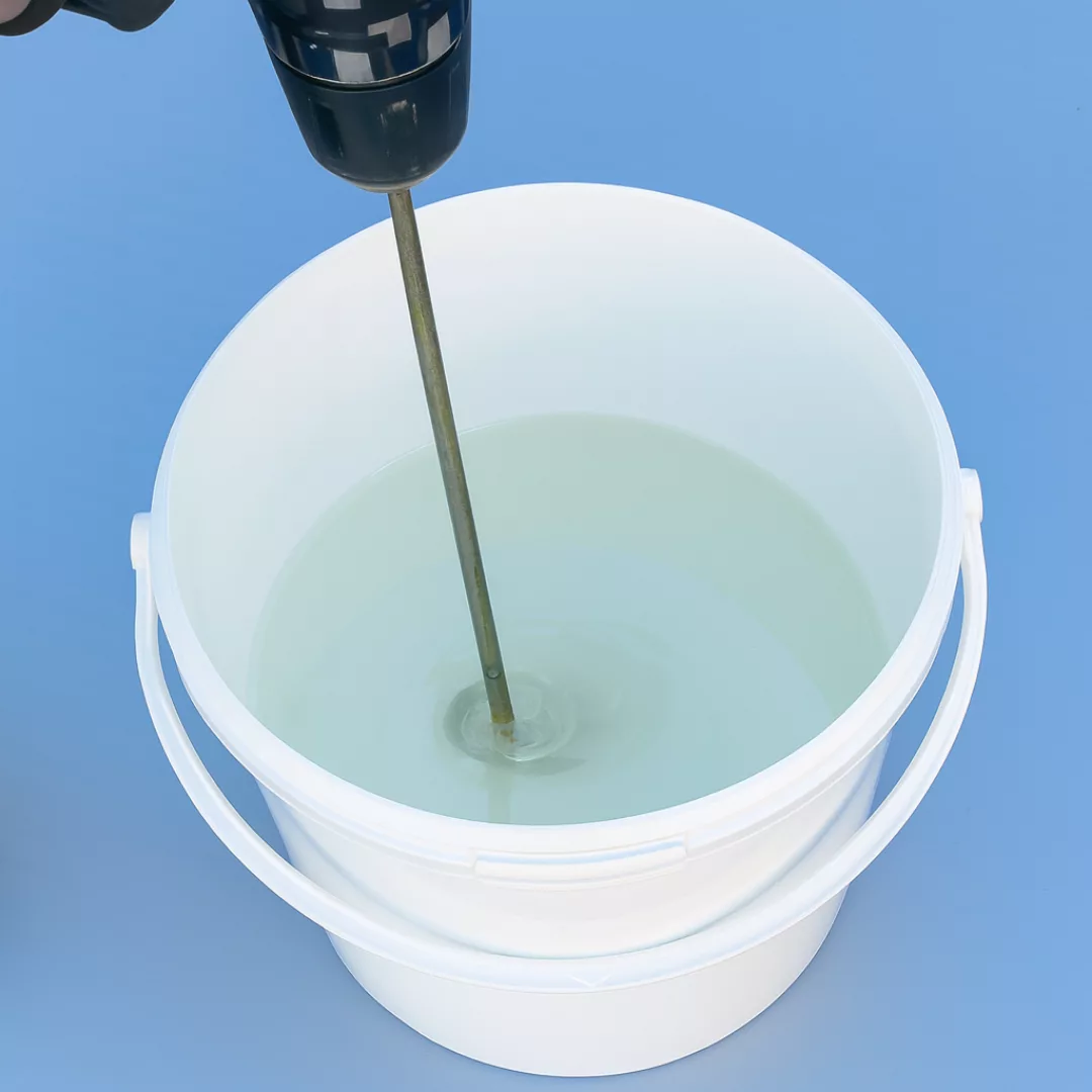 Mix both resins with a stirrer /drill mixer for 2-3 minutes