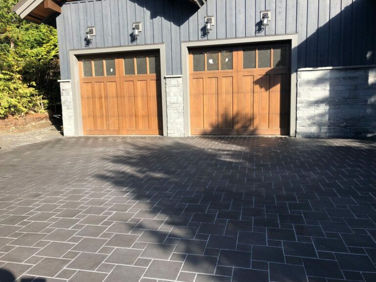 Driveway Concrete Pavers with Romex Fugensand Stabilizer